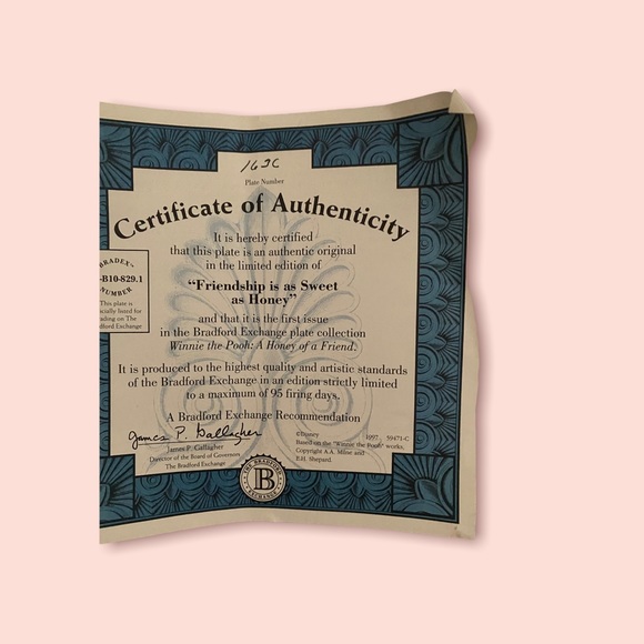 Winnie the Pooh Plate from the Bradford Exchange. - Picture 3 of 3